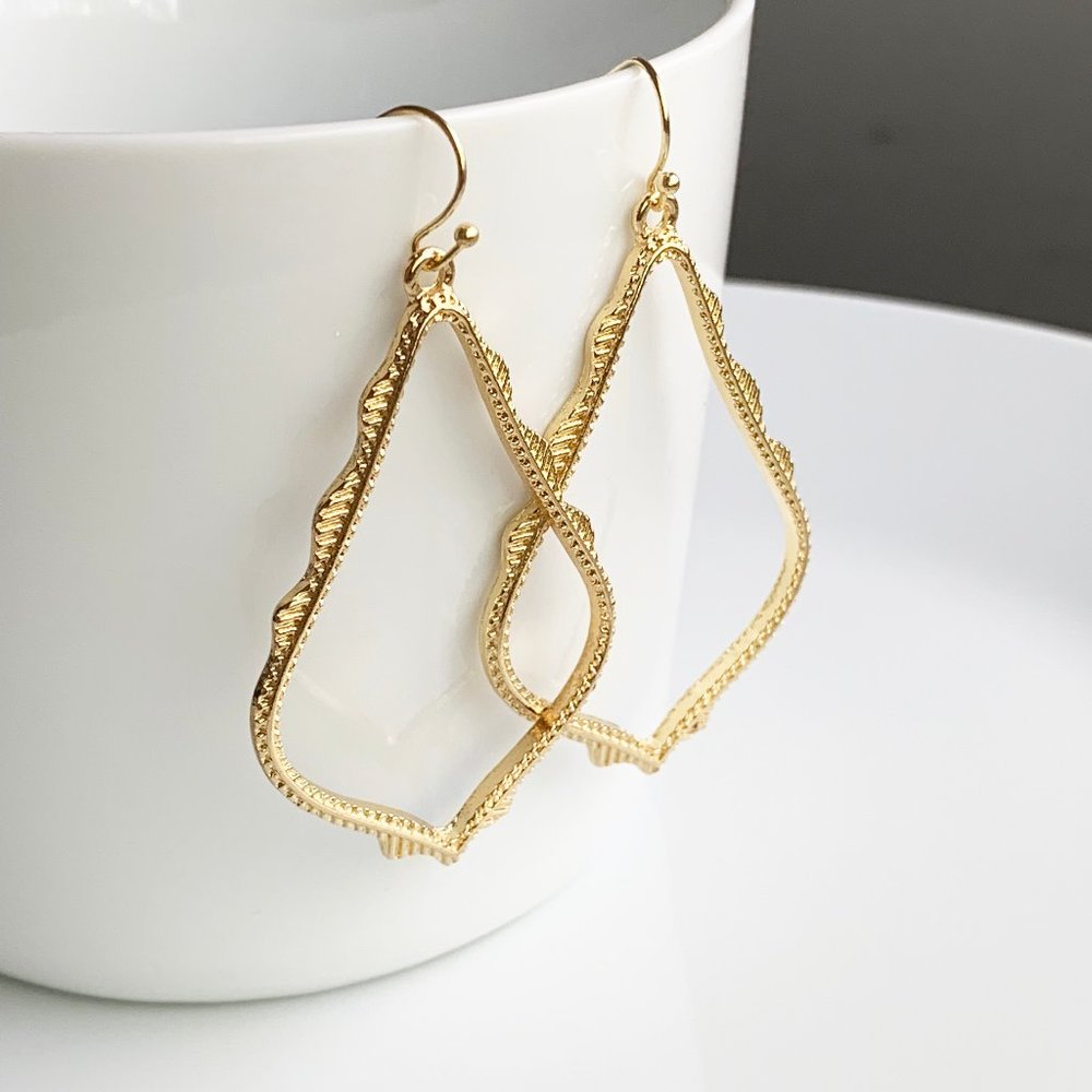 NEW Large Frame Earrings (gold)